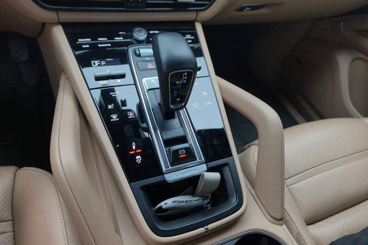 Used Porsche Cayenne 2019 Cayenne 3.0T Gear Lever