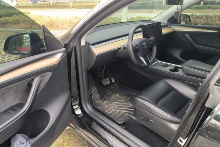 Used Tesla Model Y 2021 Standard Range Rear-Wheel Drive Version Driver Seat