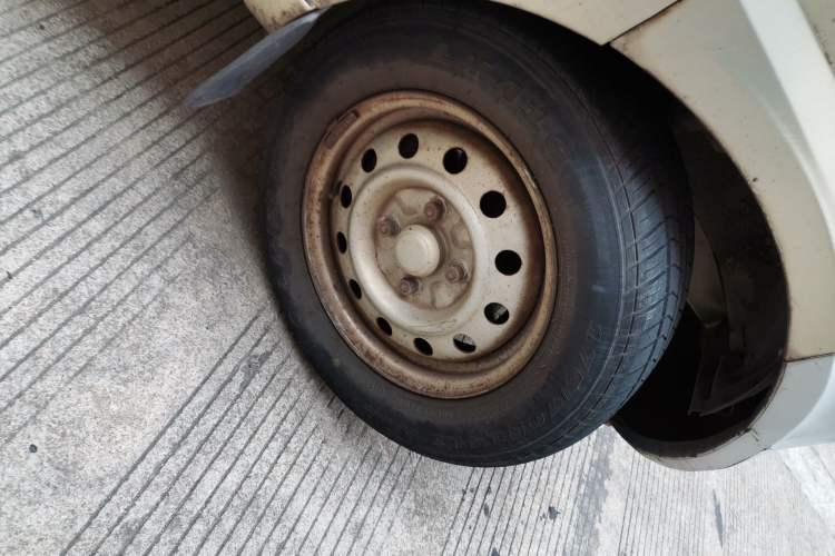 Used Wuling Rongguang 2011 1.2L Base Version
