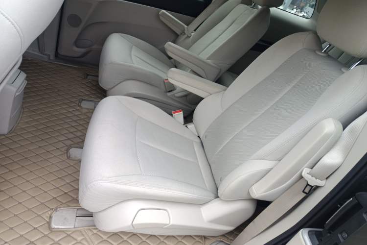 Used Buick GL8 2022 Land Cruiser Executive Class 652T Comfort Model Left Rear Seat