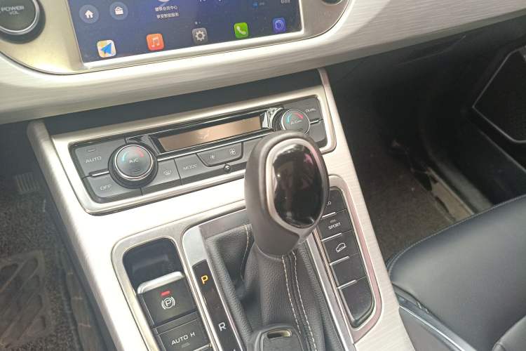 Used Geely Auto Emgrand X7 Sport 2018 1.8TD Automatic Two-Wheel Drive Zhiya Model