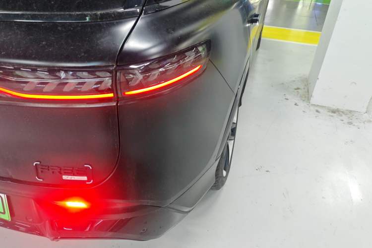 Used VOYAH FREE 2022 DNA Pure Electric Model Right Rear Taillight
