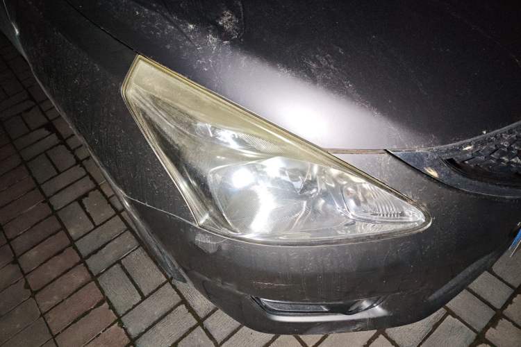 Used Nissan Tiida 2011 1.6L CVT Smart Version Right Front Headlight