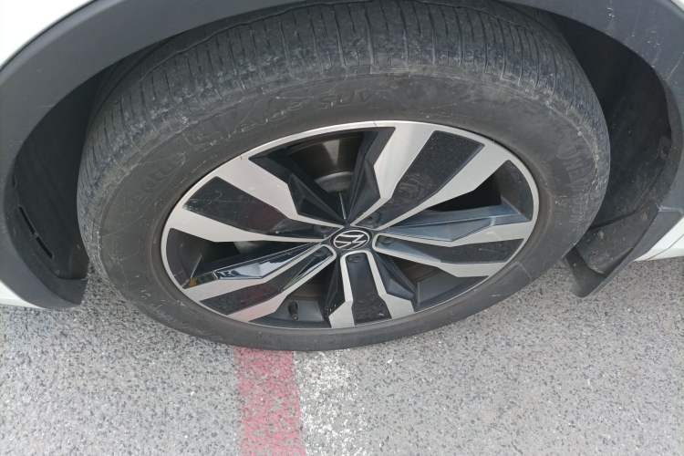 Used Volkswagen Tiguan L 2023 330TSI Automatic Two-Wheel Drive R-Line Enjoyment Edition Exterior 4