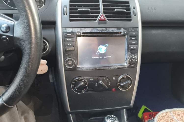 Used Mercedes-Benz A-Class 2011 A 160 Audio And AC Panel