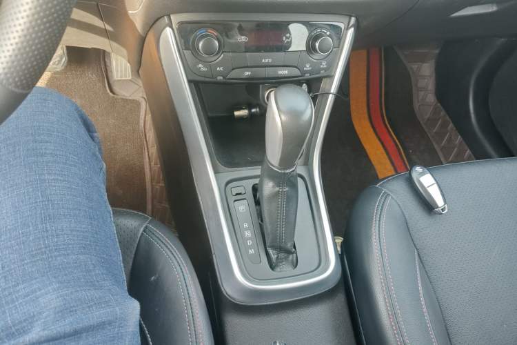 Used Suzuki S-Cross 2014 1.6L CVT Two-Wheel Drive Elite Version
