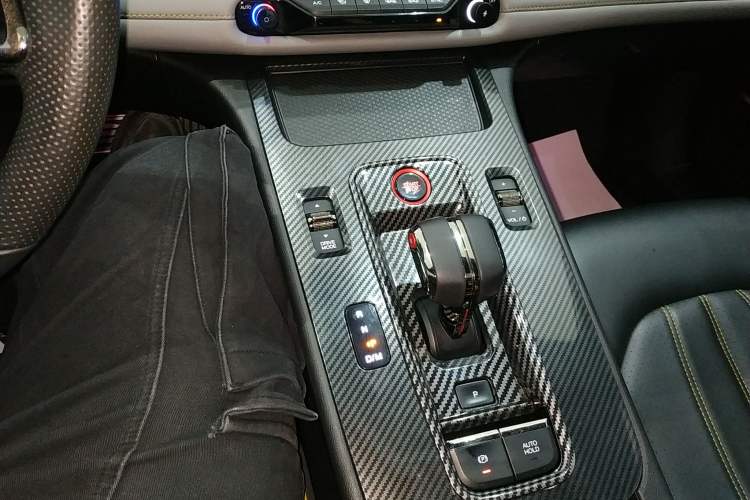 Used GAC Trumpchi EMPOW 2021 270T DCT J15 Version Gear Lever