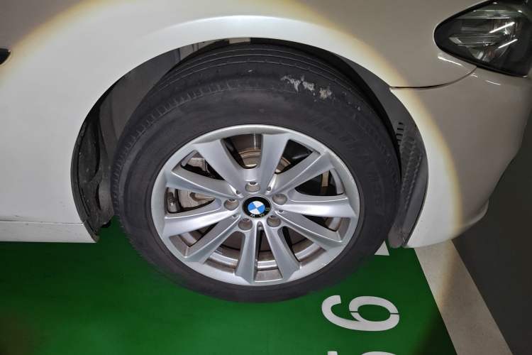 Used BMW 5 Series 2014 520Li Elegant Model
