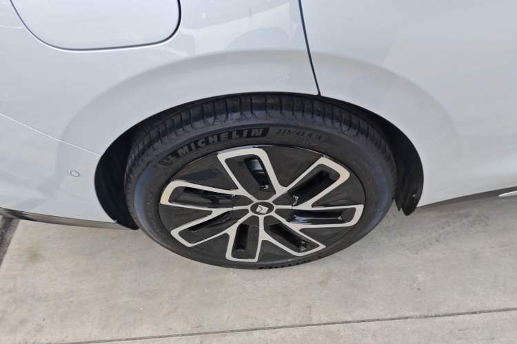 Used Baojun Enjoy 2025 Plug-in Hybrid 140km Luxury Edition
