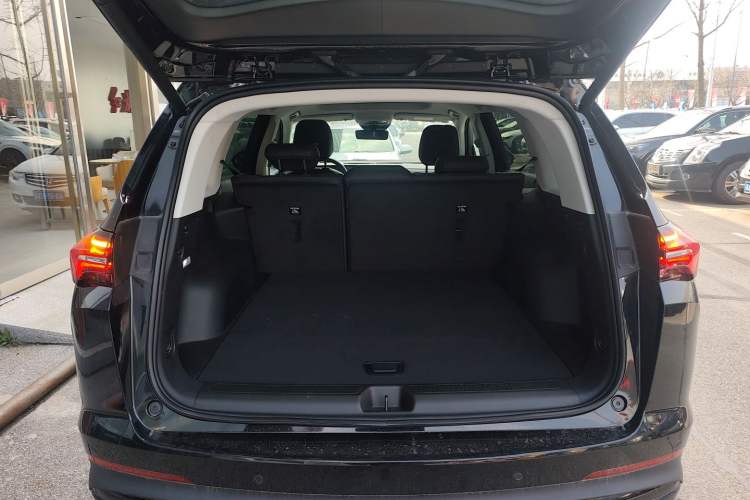 Used Buick Envision 2024 Encore Plus 28T Two-Wheel Drive Luxury Edition Trunk