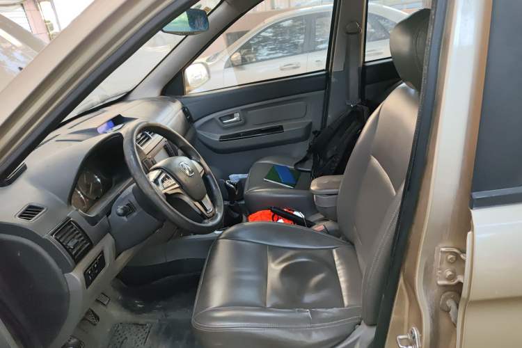 Used BAIC Weiwang M20 2014 1.5L Comfort Version BJ415B Left Front Seat