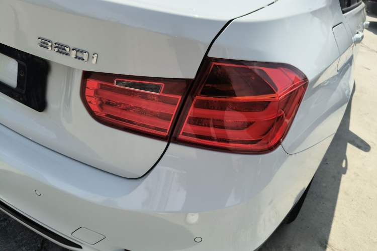 Used BMW 3 Series 2015 320i Sport Design Package
