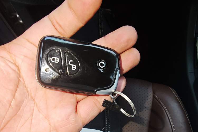 Used BYD Tang New Energy 2015 2.0T Four-Wheel-Drive Flagship Model Vehicle Key