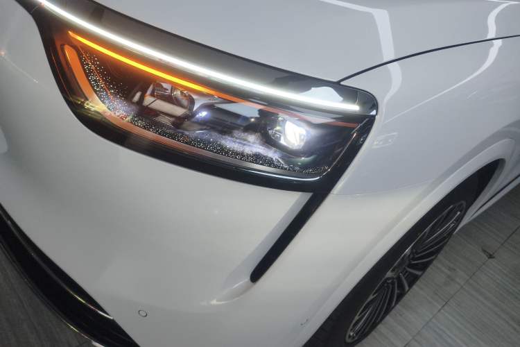 Used Hima AITO M8 2025 Extended-Range Ultra Version 53.4 kWh 5-Seater Edition Left Front Headlight