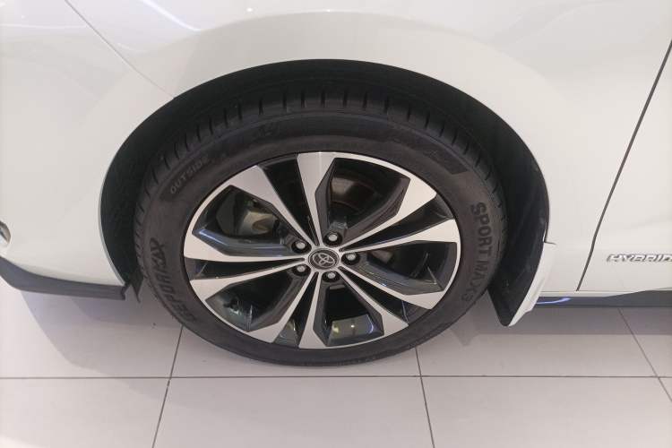 Used Toyota Granvia 2022 2.5L Hybrid Premium Edition
