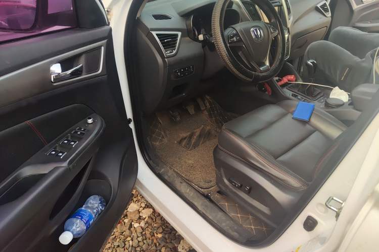 Used CHANGAN CS75 2016 2.0L Manual Leading Version China V Standard
