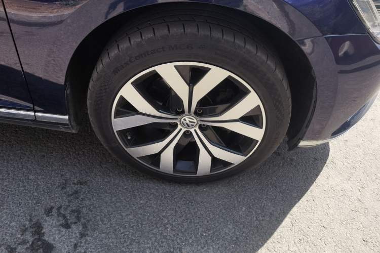 Used Volkswagen Variant 2018 380TSI Two-Wheel Drive Comfort Edition Right Front Wheel Hub