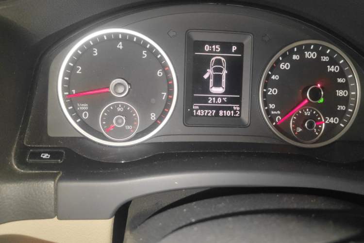 Used Volkswagen Tiguan 2010 1.8 TSI Automatic Two-Wheel Drive Trend Edition Odometer Close Up