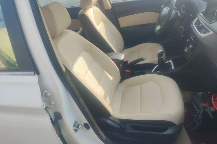 Used Changan Alsvin V7 2015 1.6L Manual Enjoyment Model China V Standard
