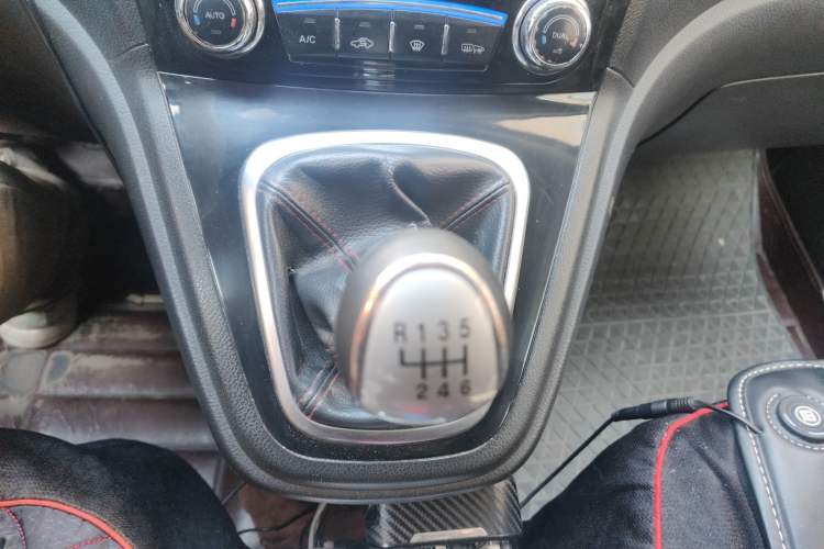 Used Haval H6 2014 Upgraded Model 1.5T Manual Two-Wheel Drive Elite Version