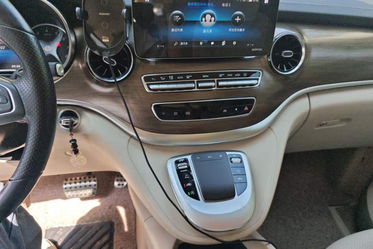 Used Mercedes-Benz V-Class 2020 V 260 L Long-wheelbase Luxury Edition