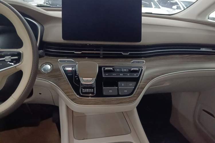 Used Roewe iMAX8 New Energy 2025 1.5T DMH Lu Zun Deluxe Edition Audio And AC Panel