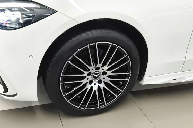 Used Mercedes-Benz C-Class 2025 Refresh C 200 L Sport Edition
