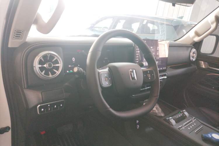 Used Tank 300 New Energy 2025 Hi4-T