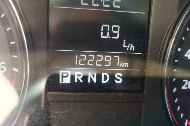 Used Volkswagen Lavida 2011 1.6L Automatic Premium Edition Odometer Close Up