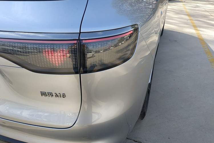 Used Hima AITO M8 2025 Extended-Range Ultra Version 53.4 kWh 5-Seater Edition
