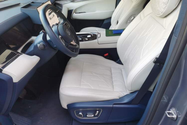 Used Zeekr 009 2024 Six-Seat Executive Version 4WD 108 kWh
