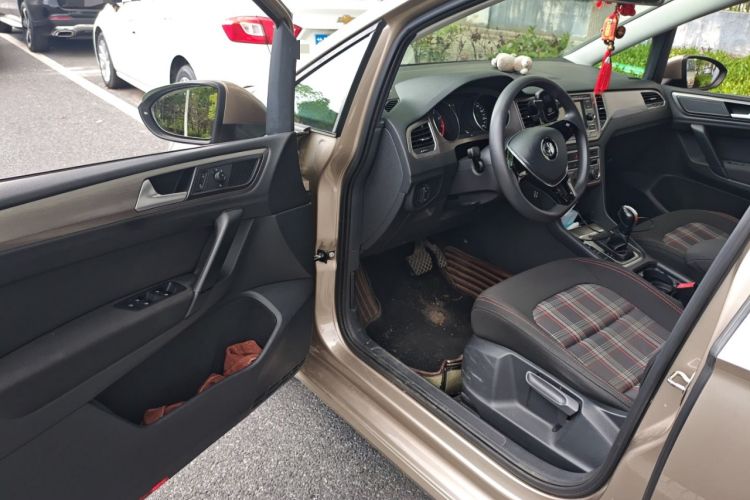 Used Volkswagen Golf Sportsvan 2016 1.6L Automatic Comfort Model
