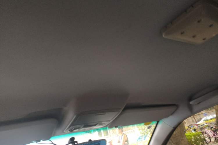 Used Huanghai Xianglong 2016 2.4L Entry-Level Van Gasoline Two-Wheel Drive Ultimate Edition 4G69S4N Headliner