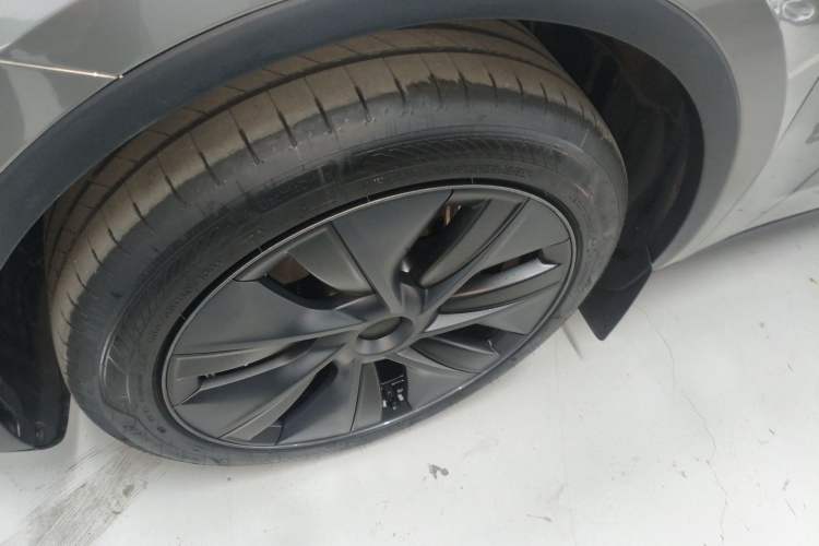 Used Tesla Model Y 2024 Rear-Wheel-Drive Version
