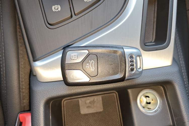 Used Audi A4L 2019 40 TFSI Fashion Edition China VI Emission Standard
