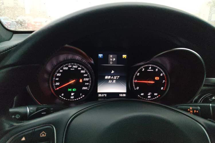 Used Mercedes-Benz GLC 2018 Facelift GLC 260 4MATIC Luxury Edition
