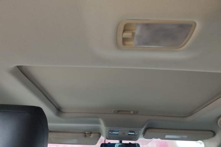 Used Dongfeng Aeolus AX7 2016 2.0L Automatic Zhiyi Trim