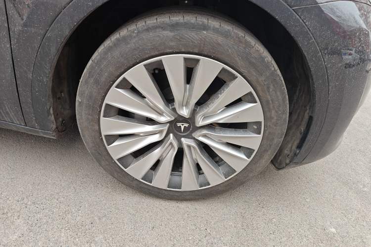 Used Tesla Model Y 2024 Rear-Wheel-Drive Version
