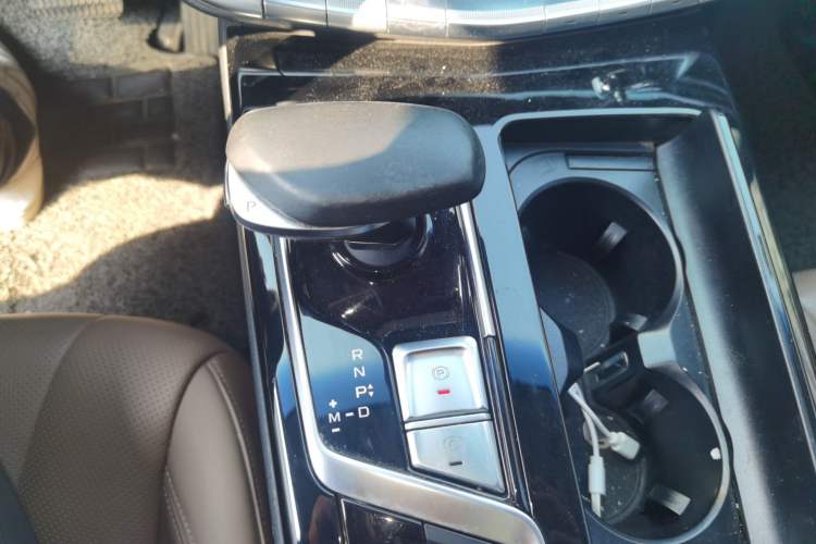 Used Geely Auto Emgrand GT 2018 1.5T MHEV Yaozun Edition Gear Lever