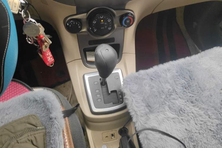 Used Ford Fiesta 2011 Hatchback 1.5L Automatic Fashion Edition
