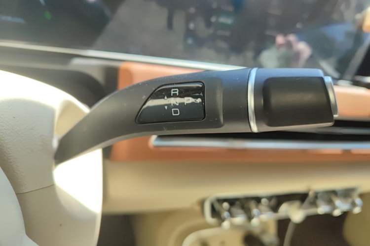 Used ORA Good Cat 2023 401 km Standard Range Premium Trim Ternary Lithium Gear Lever