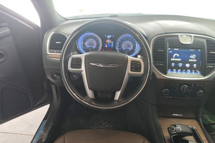 Used Chrysler 300C 2014 3.0L Excellence Edition
