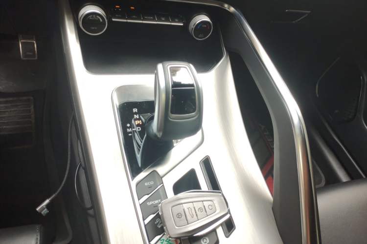 Used Geely Auto Coolray 2019 Sport Version 260T DCT Battle China VI Standard Gear Lever