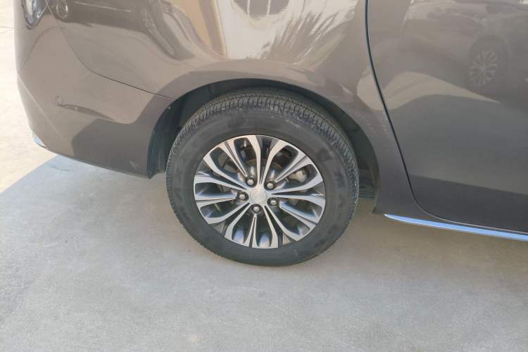 Used Buick GL8 2023 Land Executive Class Deluxe Model