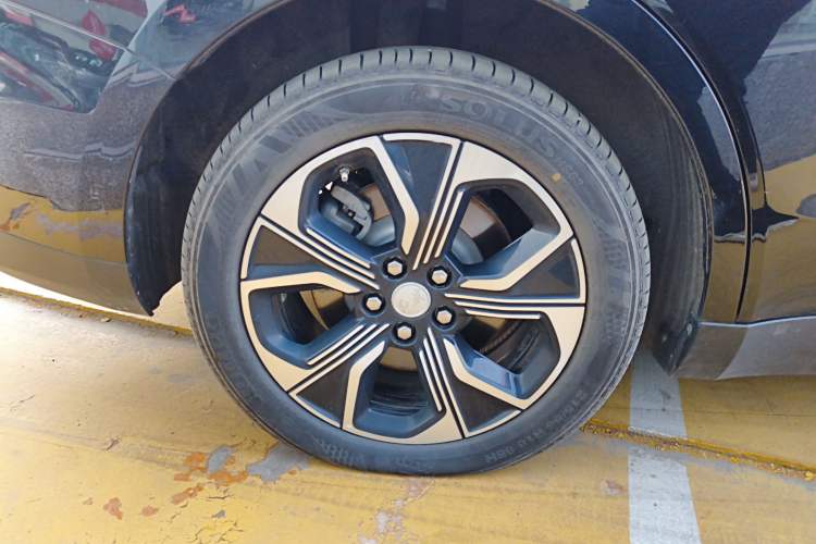 Used Hongqi E-QM5 2023 Revised Version Basic Travel Edition
