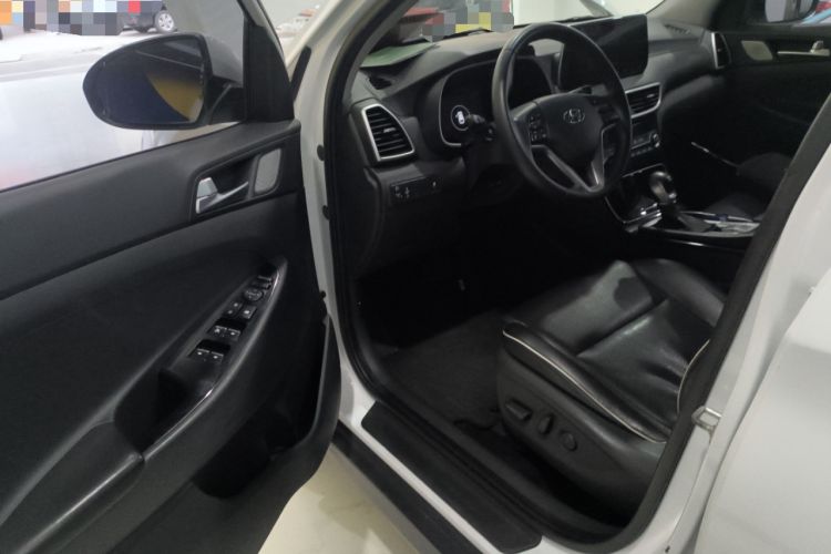 Used Hyundai Tucson 2019 280TGDi Dual-Clutch Two-Wheel Drive Smart Connect Version China V Standard Driver Seat