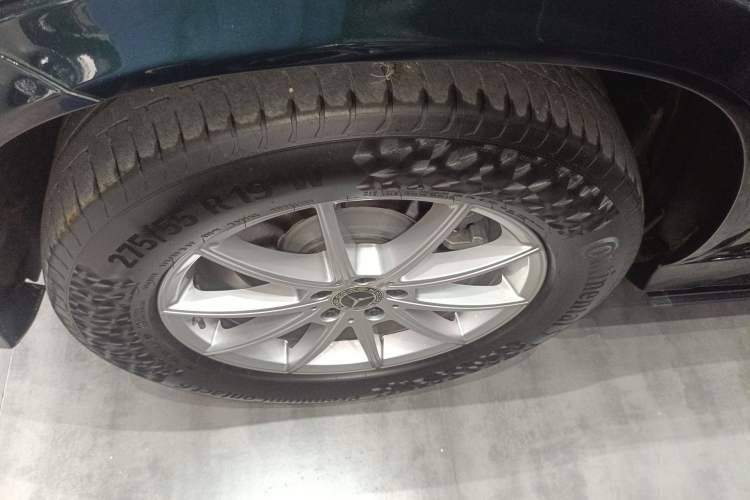 Used Mercedes-Benz GLE 2020 Restyled GLE 350 4MATIC Fashion Edition Left Front Wheel Hub