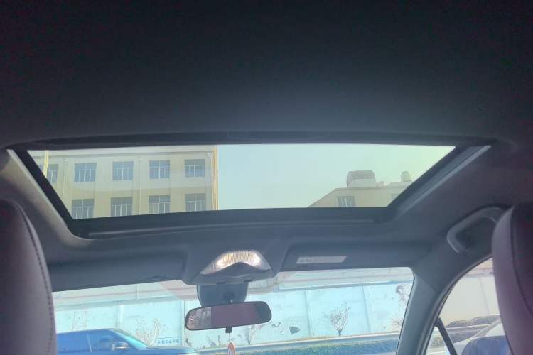 Used Toyota C-HR 2018 2.0L Leading with Sunroof China VI Standard
