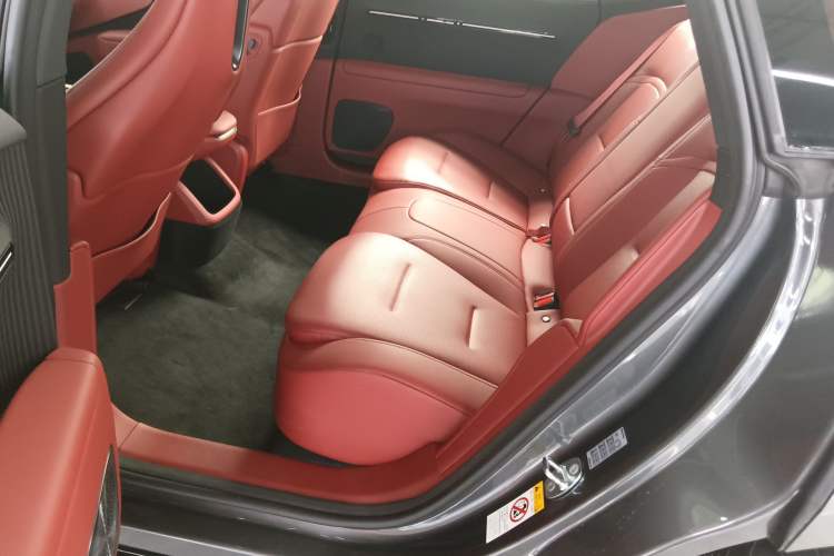 Used Avatr 12 2025 Updated Ultra All-Electric Four-Wheel Drive Left Rear Seat