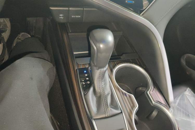 Used Toyota Camry 2018 2.0G Luxury Edition Gear Lever